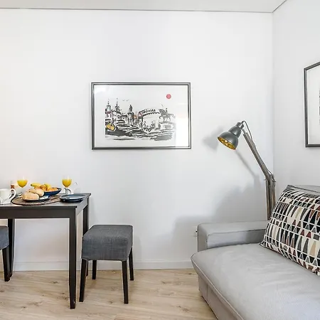 Apartment Joivy Cosy 1-bed Flat With Seaview In Alfama *