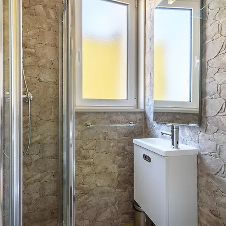 Joivy Cosy 1-bed Flat With Seaview In Alfama *