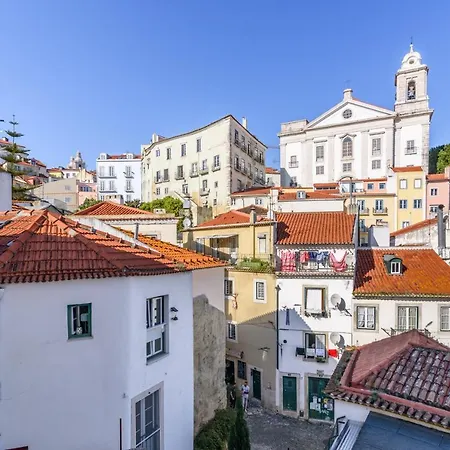 Apartment Joivy Cosy 1-bed Flat With Seaview In Alfama Lisbon