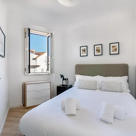 Joivy Cosy 1-bed Flat With Seaview In Alfama * Lisbon