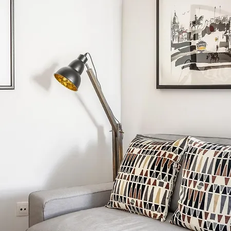 Joivy Cosy 1-bed Flat With Seaview In Alfama Lisbon