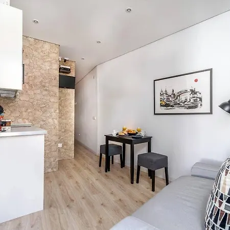 Guestready - Cosy 1-bed Flat W/seaview In Alfama 아파트