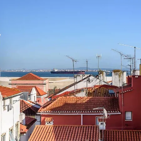 Guestready - Cosy 1-bed Flat W/seaview In Alfama Appartamento Lisbona
